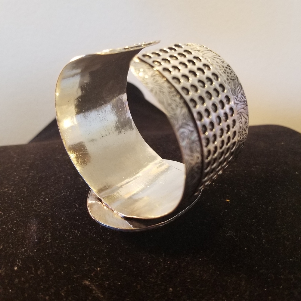 MAGNETIC BRACELET NWOT - Picture 14 of 16